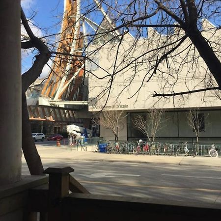 טורונטו Cozy Downtown Private Rooms Near Ago מראה חיצוני תמונה