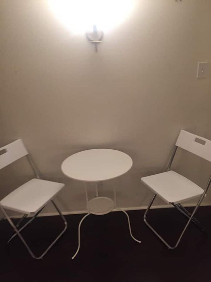 טורונטו Cozy Downtown Private Rooms Near Ago מראה חיצוני תמונה