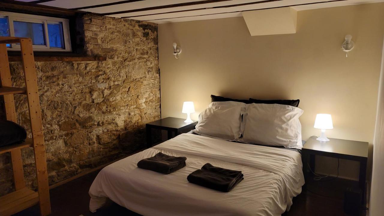 טורונטו Cozy Downtown Private Rooms Near Ago מראה חיצוני תמונה