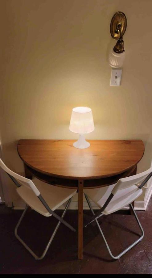 טורונטו Cozy Downtown Private Rooms Near Ago מראה חיצוני תמונה
